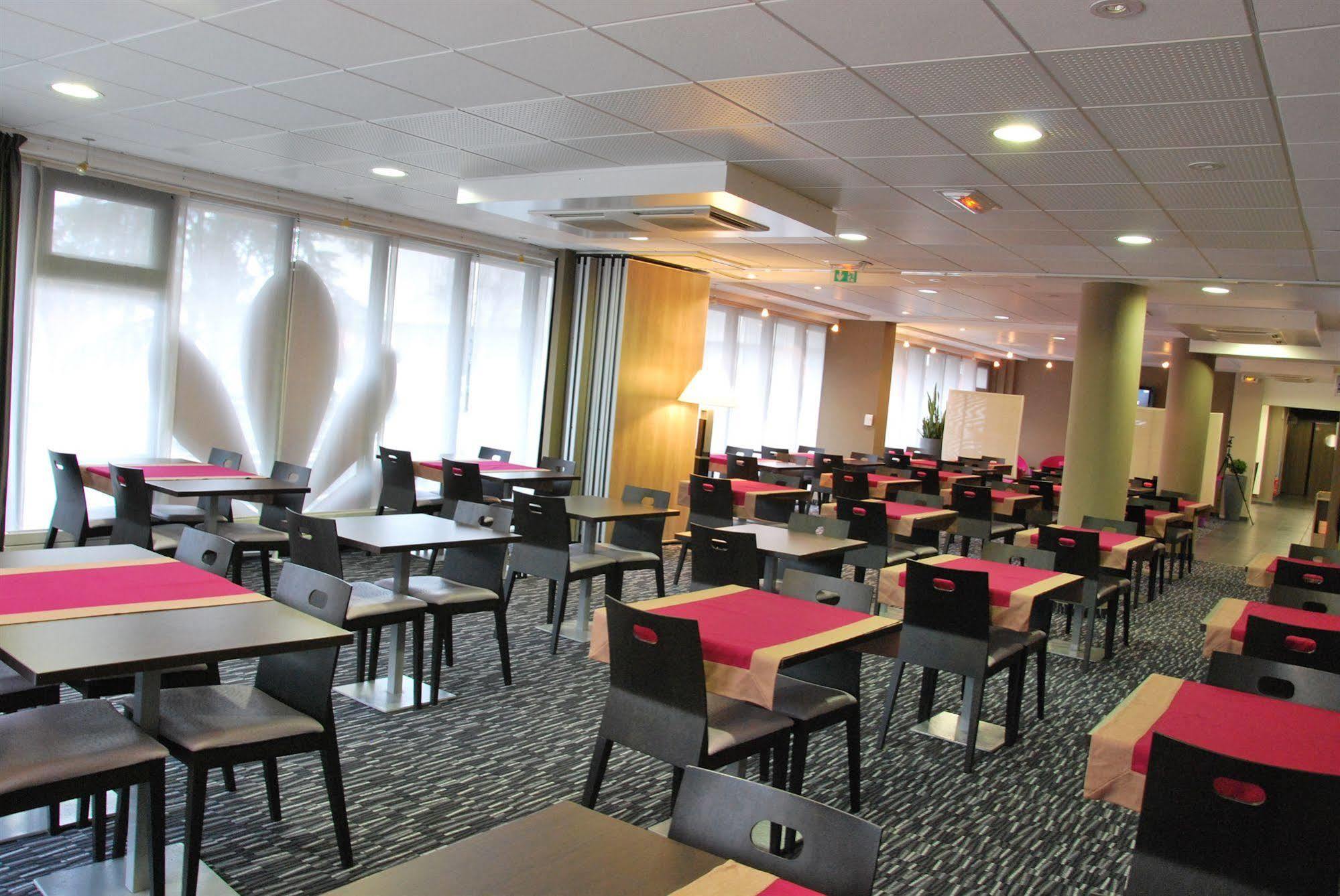 Park Hotel & Appartements Cholet Eksteriør billede