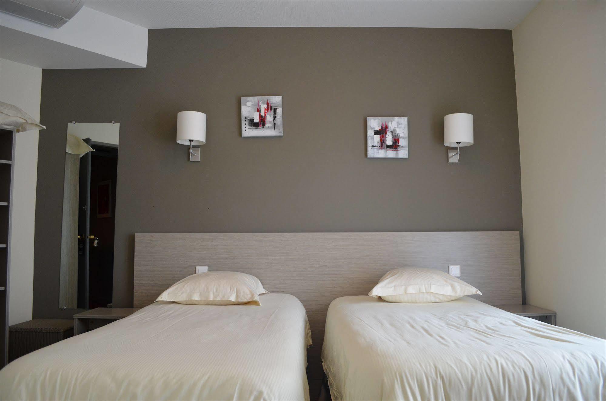 Park Hotel & Appartements Cholet Eksteriør billede