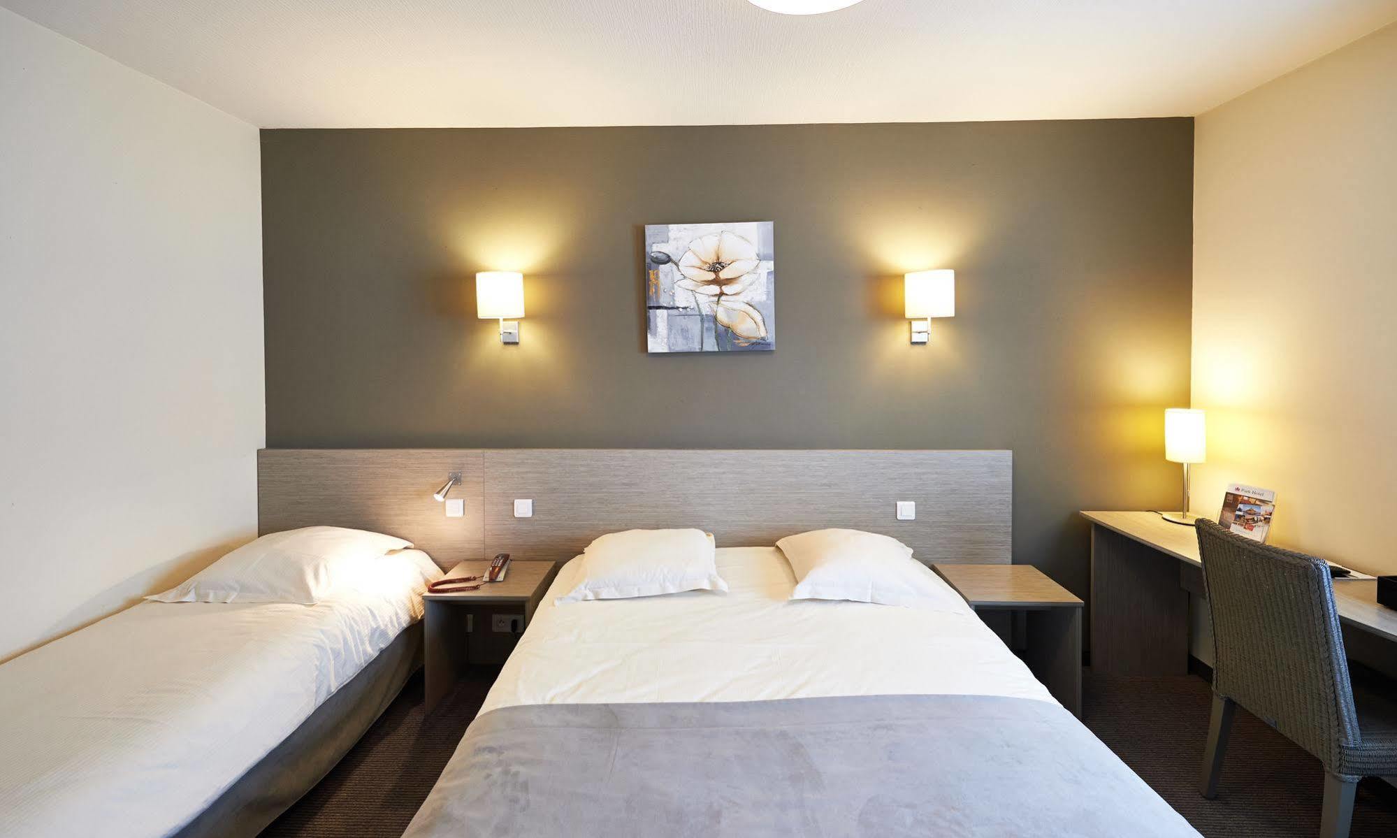 Park Hotel & Appartements Cholet Eksteriør billede